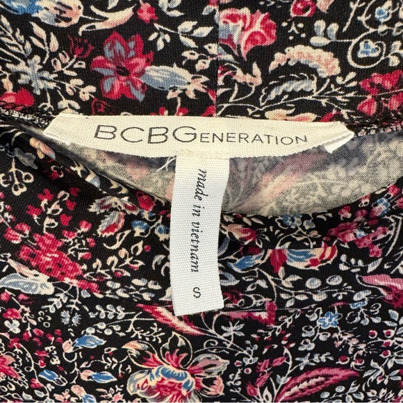 BCBGeneration Red and White Mock Neck Mini Dress - Picture 3 of 6